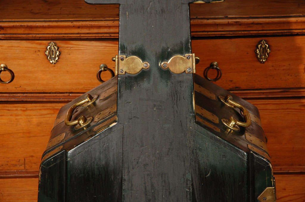 Black Cello Case, Circa 1880 In Good Condition In Los Angeles, CA